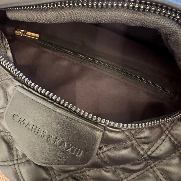 Cmahes & Kaxiu Quilted Black Crossbody Bag with Gold Details - Picture 7 of 10